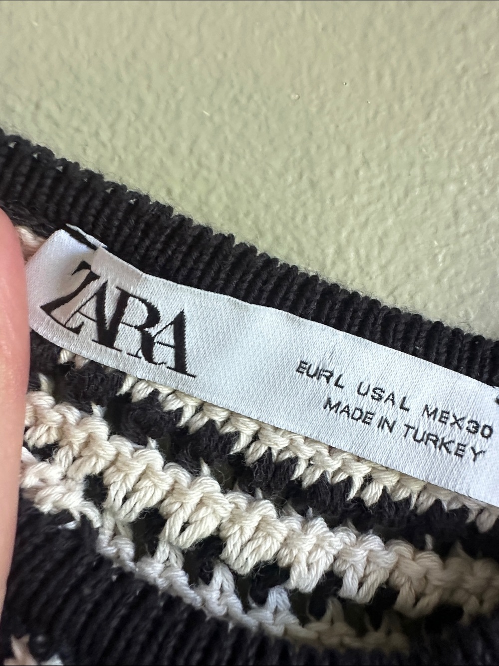 Zara Black and White Crochet Top with Scoop Neck - Picture 3 of 4